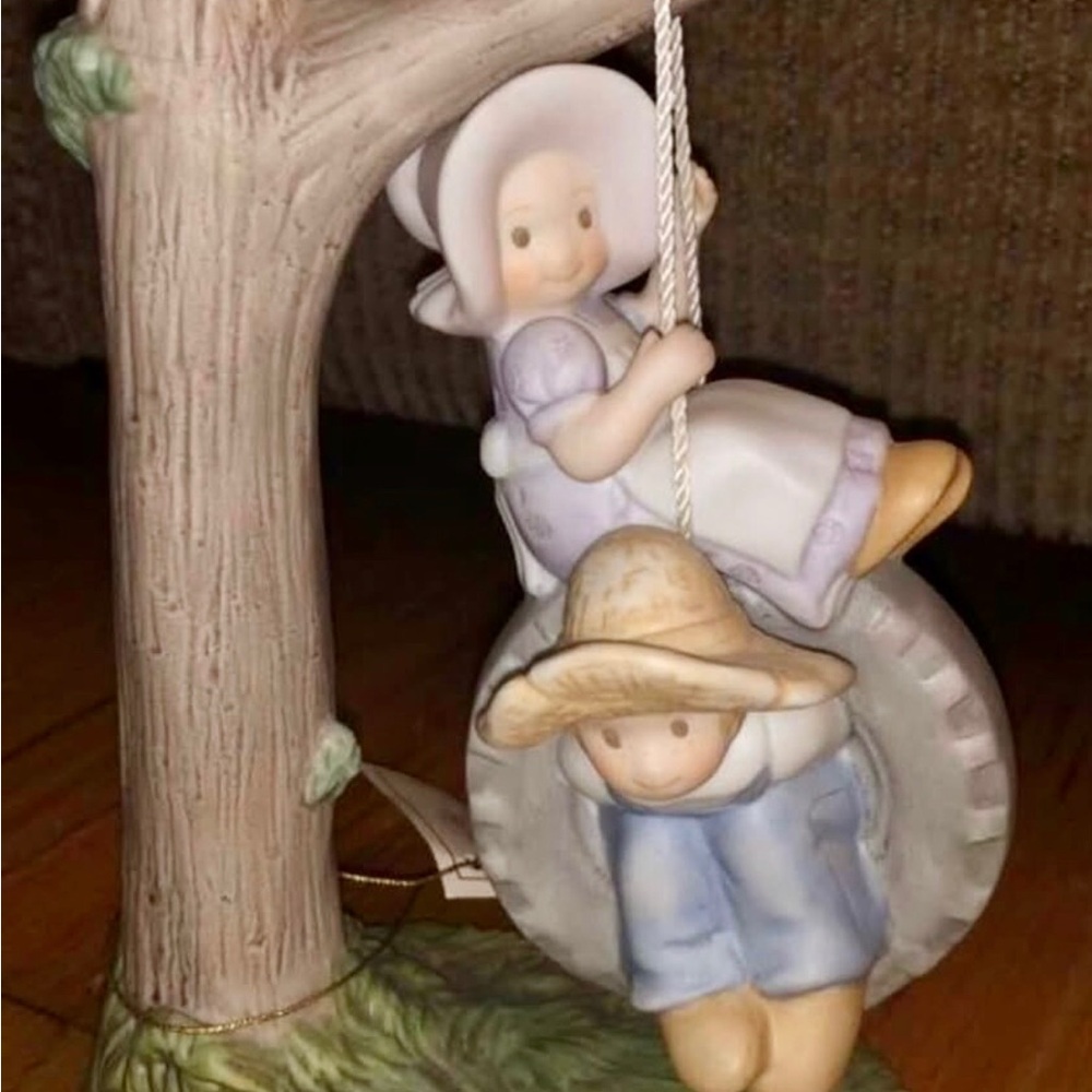 Homco 1998 Circle of Friends by Masterpiece Love “Grandpa’s Tree Swing” Figurine